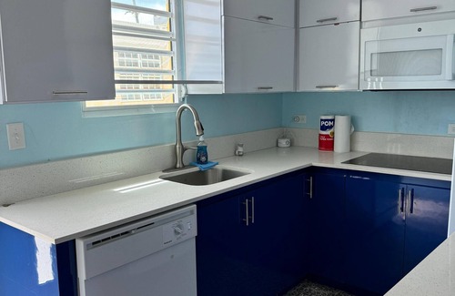 San Juan Apartment | Simple & Comfy 1BR- Walk to Beach-Ferry & Dining UNIT 6