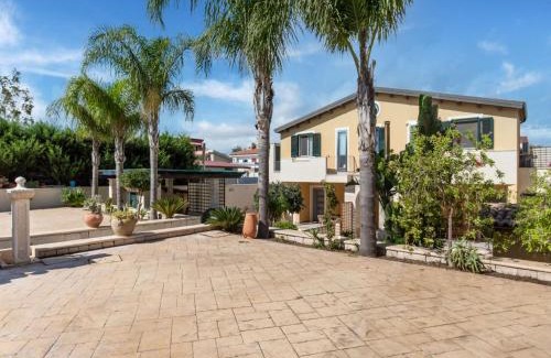 Reitani Apartment | Simplistic Apartment in Reitani near Lido Beach