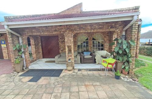 Kingsview House | Simunye Retreat