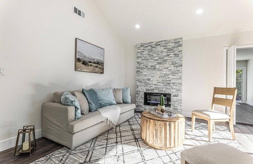 Edenvale House | Single Family home with large private yard in Silicon Valley San Jose.