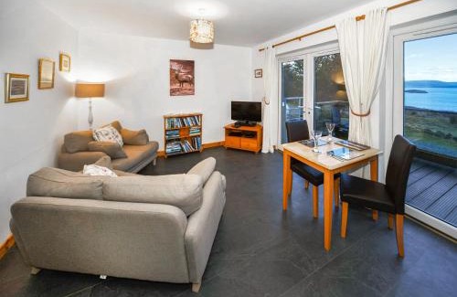 Geary House | Single Malt Cottage