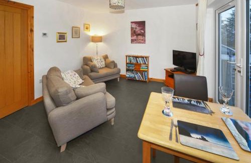 Geary House | Single Malt Cottage