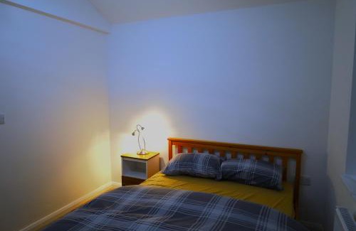 Fairlop Apartment | Single Room 2