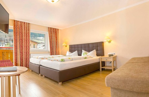 Niederau Hotel | Single room with breakfast - Hotel Schneeberger