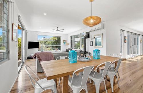 Aireys Inlet House | Sirocco - Recently renovated, Roof Top Deck And Pet Friendly in Aireys Inlet