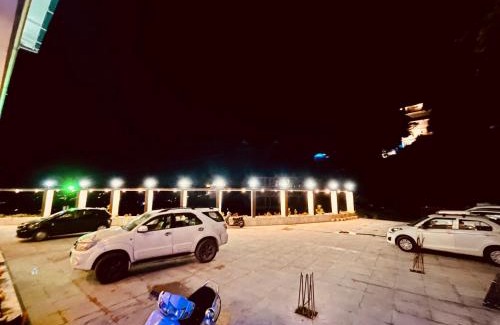 Mussoorie Hotel | Sitara Scenic Mountain View Hotel & Resort, Mussoorie - Luxury Rooms with open Rooftop Cafe