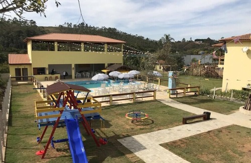 Igarata House | Site with chalets and wet bar