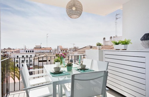 Sitges Town Center Apartment | Sitges Spaces Oasis Penthouse 3 Bedroom, 2 Bathroom, Terrace, Pool, Sleeps up to 6
