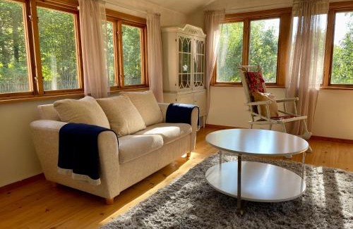 Norrtalje House | Sjönära stuga