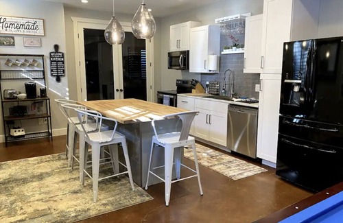 Murray House | Ski, Hike, Bike, Rock Climb & more at Alta, Snowbird, Brighton, Park City & more