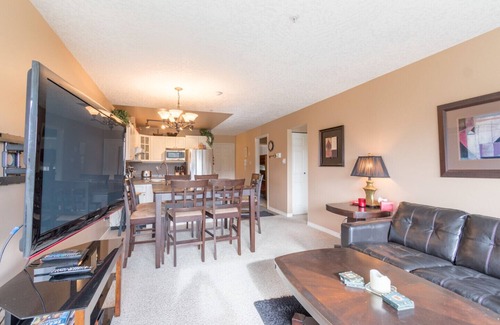 Courtenay House | Ski In/Out - Mt. Washington Paradise