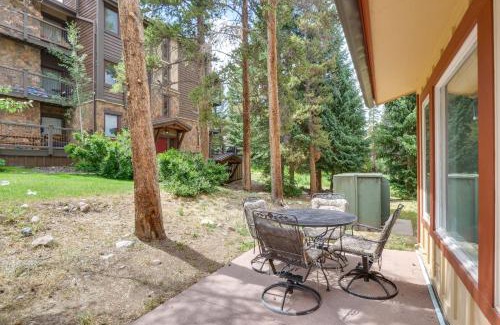 Four O'Clock House | Ski-In Retreat with Pool Access 2 Blocks to Main St