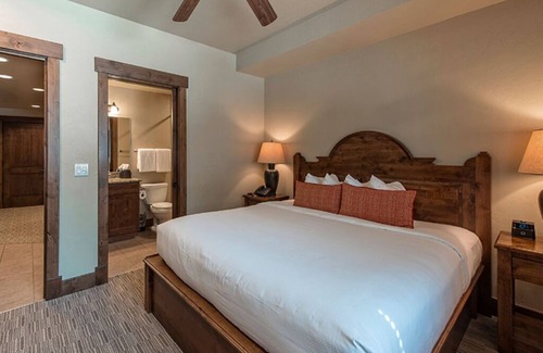Breckenridge Resort | Ski-in/Ski-out at Grand Lodge on Peak 7: sleeps 12
