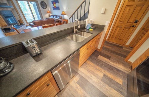 Mountain House Condo | Ski Run 303