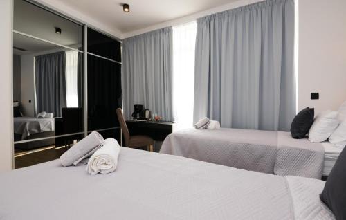Zadar Bed & Breakfast | Sky & Sun Luxury Rooms with private parking in the garage