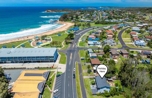 Malua Bay House | Skyes Beach House-Views, Spas, Sauna, Arcade Games