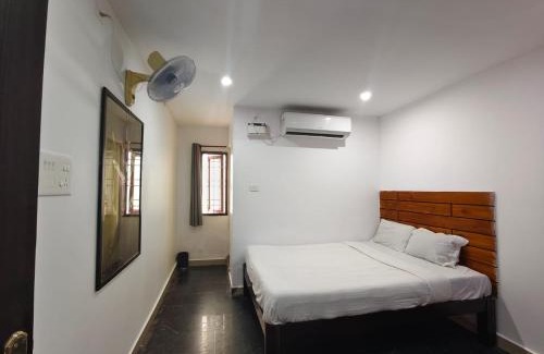 Kalapettai House | skyway Rooms near Indira Gandhi signal opposite kamachi hotel 3 km Rock beach