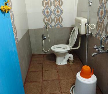 Kalapettai House | skyway Rooms near Indira Gandhi signal opposite kamachi hotel 3 km Rock beach