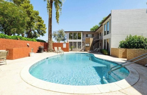 Arts District Apartment | Sleek Oasis in Vibrant Old Town Scottsdale