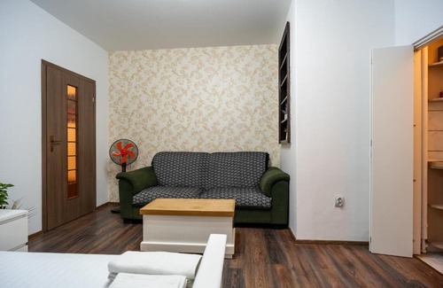 Bucharest City-Centre Apartment | Sleek Studio in the Heart of Bucharest