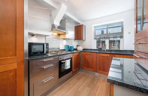 Blackheath Apartment | Sleek & Stunning 3BD Flat - 12 mins to Greenwich!