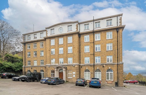 Blackheath Apartment | Sleek & Stunning 3BD Flat - 12 mins to Greenwich!
