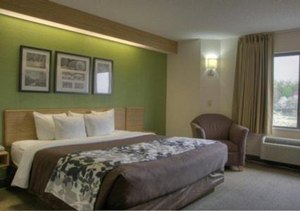 Williamsburg Square Hotel | Sleep Inn Hanes Mall