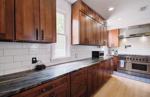 Brewers Hill House | Sleeps 16 4 bedroom 4 bath 1.5 mi to Fiserv Hot Tub Arcade Theater Chefs Kitchen