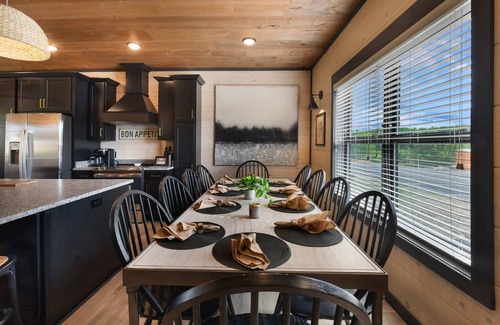 Sevierville Ski Chalet | Sleeps 18 | Heated Pool | Hot Tub | Mountain Views