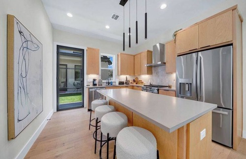 Riverside House | Sleeps 18 | MUST SEE! Pool & Chef’s Kitchen | Fun!