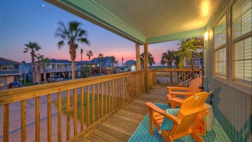Leeward Sands House | Sleeps 22 2 Homes w Private Pool Game Room Nature Views 7 BDR AvantStay