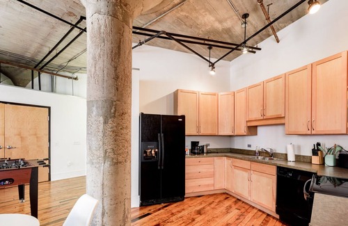 Downtown St. Louis Apartment | Sleeps 3, Stunning 1BR by Cozysuites