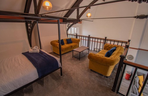 Hull Old Town Cottage | Sleeps 6 guests in 3 bedrooms