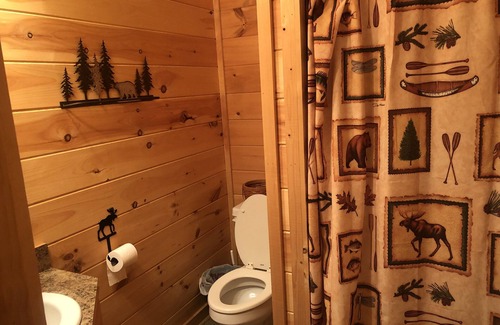 Purlear House | Sleeps 6! Private Suite NC Mountain views of Blue Ridge Parkway