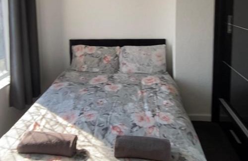 Wigan House | Slick Space for a Wigan Stay - Close to M6 JCT 26