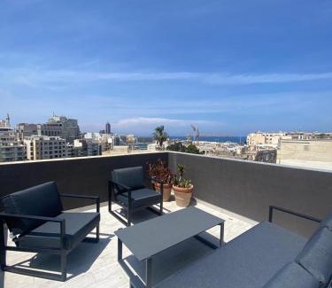 Il-Balluta Apartment | Sliema Distant Seaview Penthouse