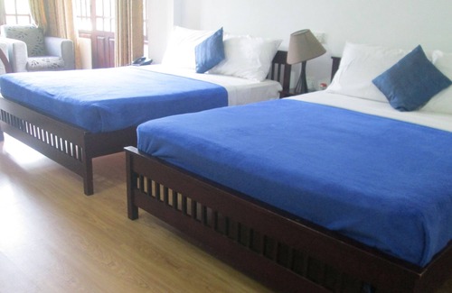 Nallathanniya Hotel | Slightly Chilled Yellow House