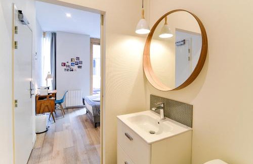 Voltaire - Saint Amour Hostel | SLO Hostel Lyon Saxe