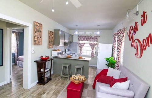 Havendale House | Smack in Da Middle of Everything! 1bdr Steal of a Deal!