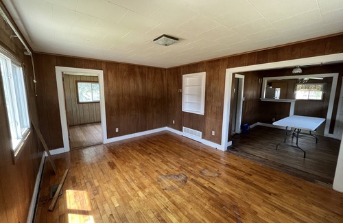 Oshkosh House | Small home close to EAA. Not a five star hotel, but a good way to save.