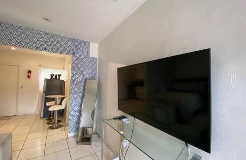 Little Haiti House | Small House Near Airport Beach - Wynwood