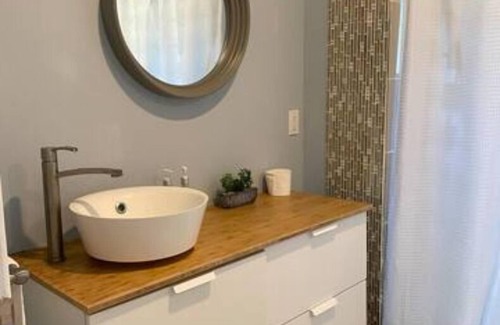 Erinsville Cottage | Small Lake front cottage located at Beaver Lake