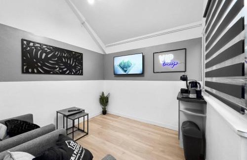 Maerdy Apartment | Small Studio Suite W Vip Lounge Access-maerdy