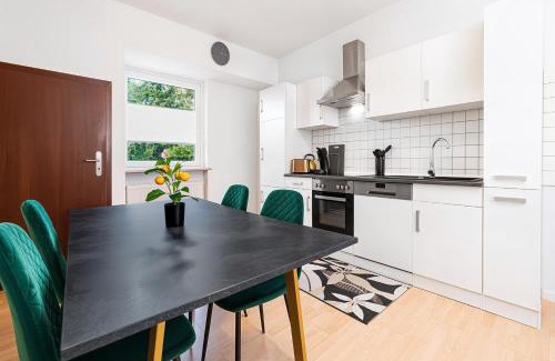 Frohnhausen Apartment | Smart Home - Essen - Perfect for 5 Guests! Central - Balcony - Netflix - Free Parking Zone