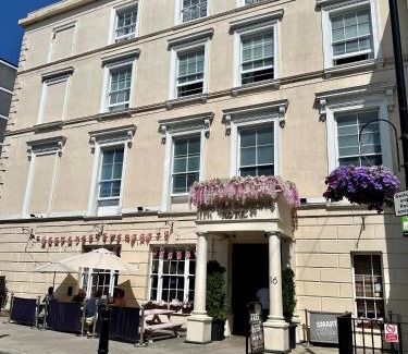 Lancaster Gate Hostel | Smart Hyde Park View