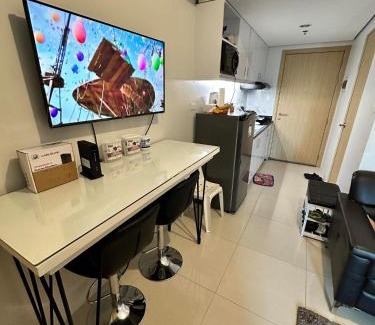 Santo Cristo Apartment | SMDC Grass Residences Tower 4 Bedroom w/Balcony