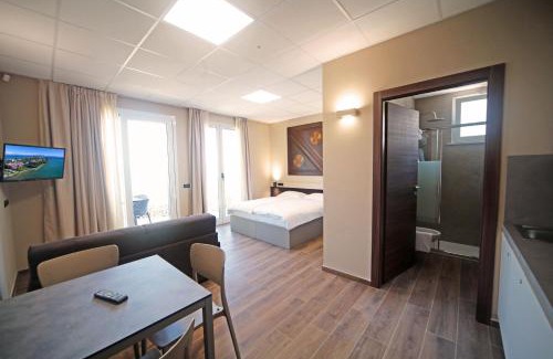 Sirmione Apartment | Smeraldo dip Villa Canneto