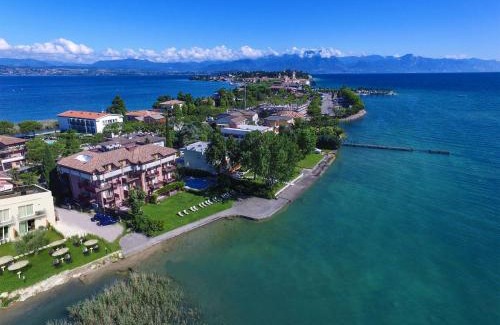 Sirmione Apartment | Smeraldo dip Villa Canneto