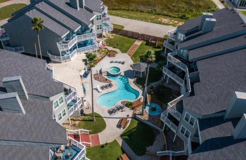 Port Aransas Apartment | Smiling Jacks Escape