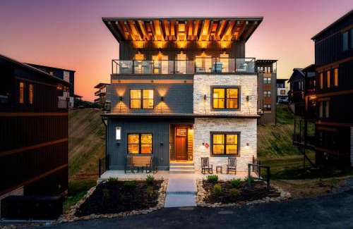 Sevierville House | Smith Creek Resort Rooftop Cabins